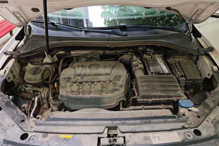 Used Volkswagen Tiguan L 2019 330TSI Automatic Two-Wheel Drive Smart Luxury Version China VI Standard Engine Bay