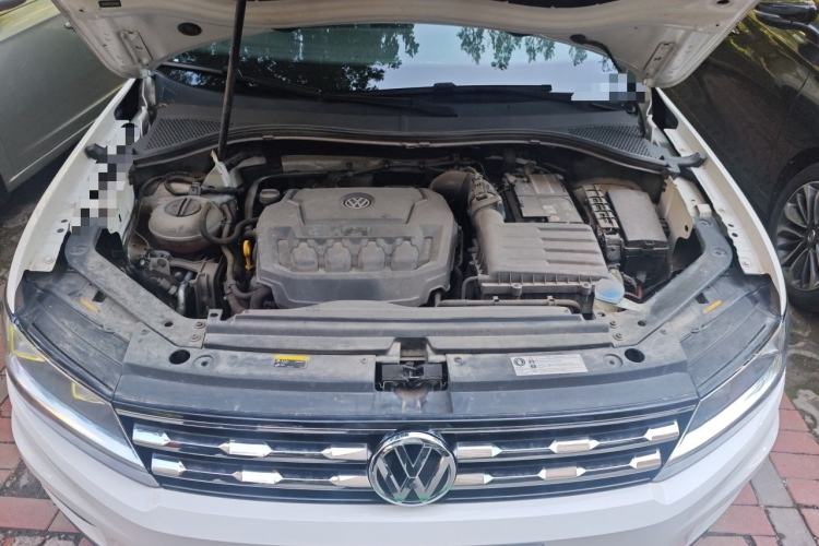Used Volkswagen Tiguan L 2019 Revised 330TSI Automatic Two-Wheel Drive Smart & Luxury Edition China VI Standard Engine Bay