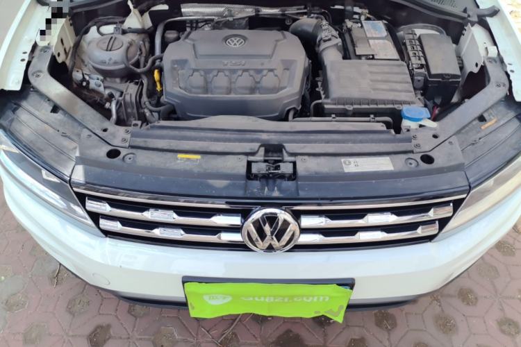 Used Volkswagen Tiguan L 2019 330TSI Automatic Two-Wheel Drive Panoramic Comfort Edition China VI Standard Engine Bay