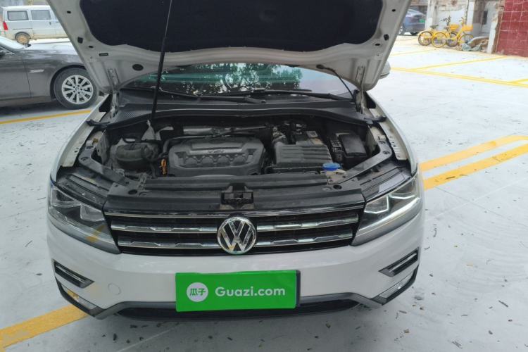 Used Volkswagen Tiguan L 2019 330TSI Automatic Two-Wheel Drive Panoramic Comfort Edition China VI Standard Engine Bay