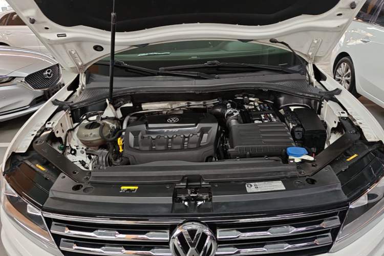 Used Volkswagen Tiguan L 2019 330TSI Automatic Two-Wheel Drive Panoramic Comfort Edition China V Standard Engine Bay