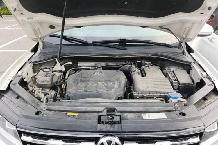 Used Volkswagen Tiguan L 2019 330TSI Automatic Two-Wheel Drive Panoramic Comfort Edition China VI Standard Engine Bay
