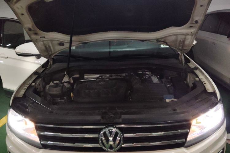Used Volkswagen Tiguan L 2019 330TSI Automatic Two-Wheel Drive Panoramic Comfort Edition China V Standard Engine Bay