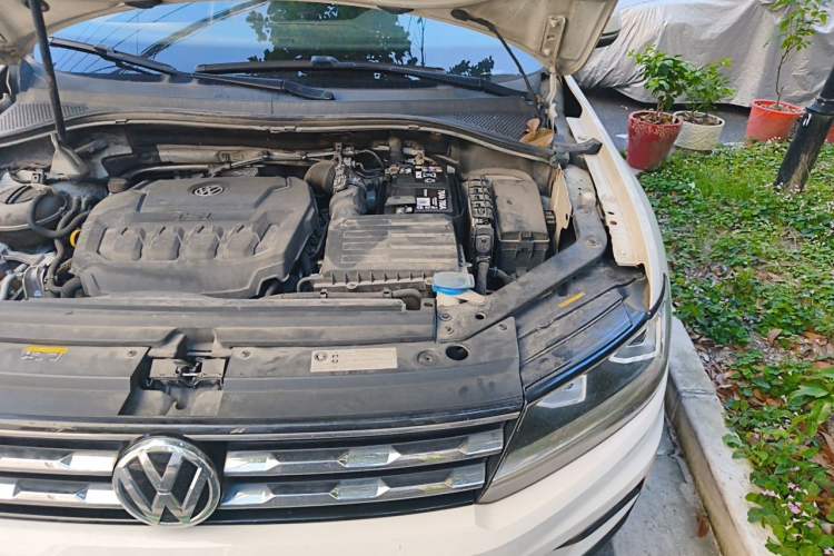 Used Volkswagen Tiguan L 2019 330TSI Automatic Two-Wheel Drive Smart Luxury Version China VI Standard Engine Bay Left