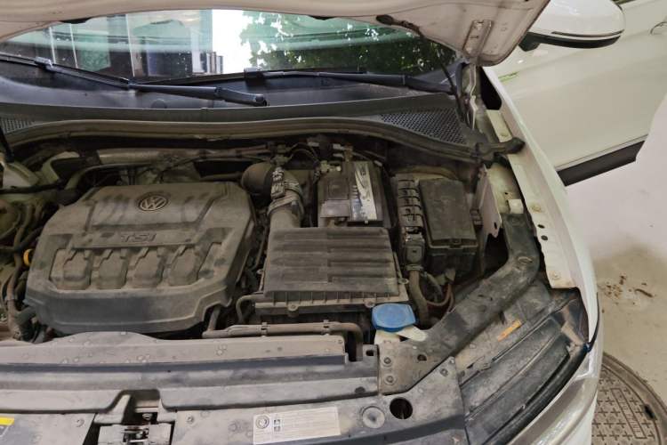 Used Volkswagen Tiguan L 2019 330TSI Automatic Two-Wheel Drive Smart Luxury Version China VI Standard Engine Bay Left
