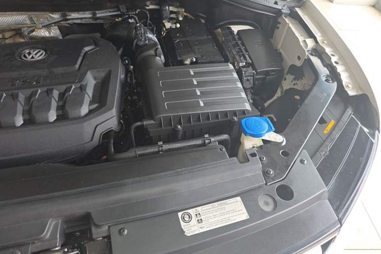 Used Volkswagen Tiguan L 2019 330TSI Automatic Two-Wheel Drive Panoramic Comfort Edition China VI Standard Engine Bay Left