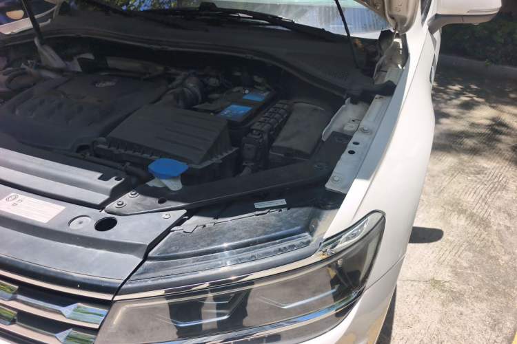 Used Volkswagen Tiguan L 2019 330TSI Automatic Two-Wheel Drive Panoramic Comfort Edition China V Standard Engine Bay Left