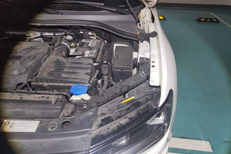 Used Volkswagen Tiguan L 2019 330TSI Automatic Two-Wheel Drive Smart Luxury Version China VI Standard Engine Bay Left
