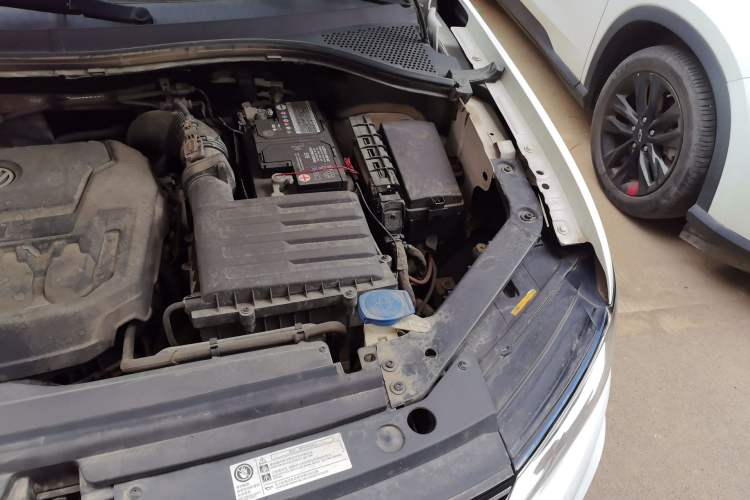 Used Volkswagen Tiguan L 2019 330TSI Automatic Two-Wheel Drive Luxury Edition China VI Standard Engine Bay Left