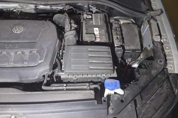 Used Volkswagen Tiguan L 2019 330TSI Automatic Two-Wheel Drive R-Line Flagship Model China VI Standard Engine Bay Left