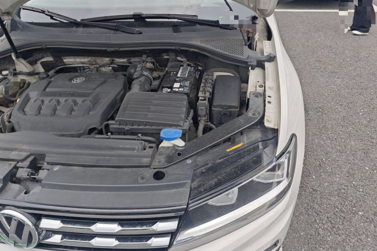 Used Volkswagen Tiguan L 2019 330TSI Automatic Two-Wheel Drive Panoramic Comfort Edition China V Standard Engine Bay Left