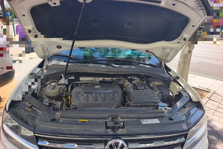 Used Volkswagen Tiguan L 2019 Revised 330TSI Automatic Two-Wheel Drive Smart & Luxury Edition China VI Standard Engine Bay