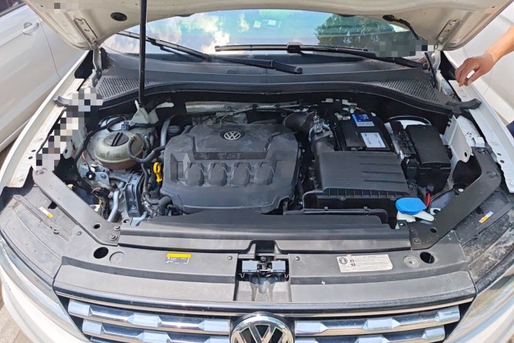 Used Volkswagen Tiguan L 2019 Revised Version 330TSI Automatic Two-Wheel Drive Panoramic Comfort Edition China V Standard Engine Bay