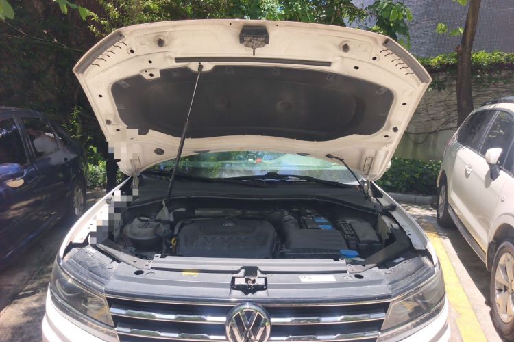 Used Volkswagen Tiguan L 2019 330TSI Automatic Two-Wheel Drive Panoramic Comfort Edition China V Standard Engine Bay