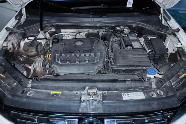 Used Volkswagen Tiguan L 2019 330TSI Automatic Two-Wheel Drive Panoramic Comfort Edition China VI Standard Engine Bay