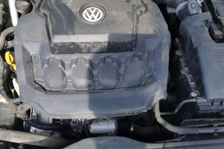 Used Volkswagen Tiguan L 2019 Revised Version 330TSI Automatic Two-Wheel Drive Intelligent Luxury Edition China V Standard Engine Bay