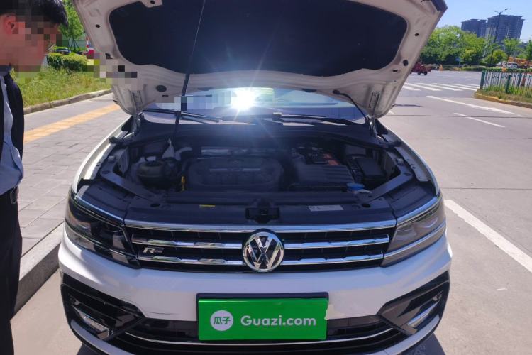 Used Volkswagen Tiguan L 2019 330TSI Automatic Two-Wheel Drive R-Line Flagship Model China VI Standard Engine Bay