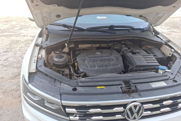 Used Volkswagen Tiguan L 2019 Restyled 330TSI Automatic Two-Wheel Drive R-Line Flagship Version China VI Standard Engine Bay Right