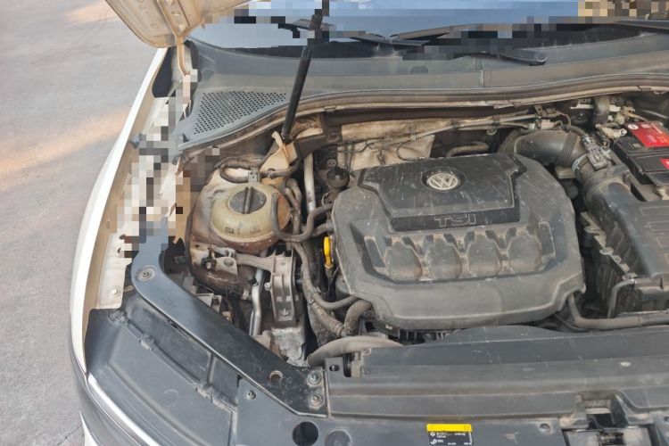 Used Volkswagen Tiguan L 2019 330TSI Automatic Two-Wheel Drive R-Line Flagship Model China VI Standard Engine Bay Right