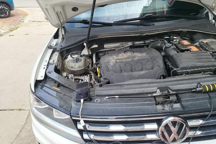 Used Volkswagen Tiguan L 2019 330TSI Automatic Two-Wheel Drive Smart Luxury Version China VI Standard Engine Bay Right