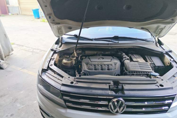 Used Volkswagen Tiguan L 2019 330TSI Automatic Two-Wheel Drive Panoramic Comfort Edition China VI Standard Engine Bay Right