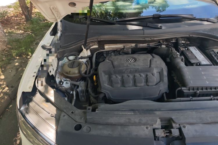 Used Volkswagen Tiguan L 2019 Updated Version 330TSI Automatic Two-Wheel Drive Panoramic Comfort Edition China VI Standard Engine Bay Right