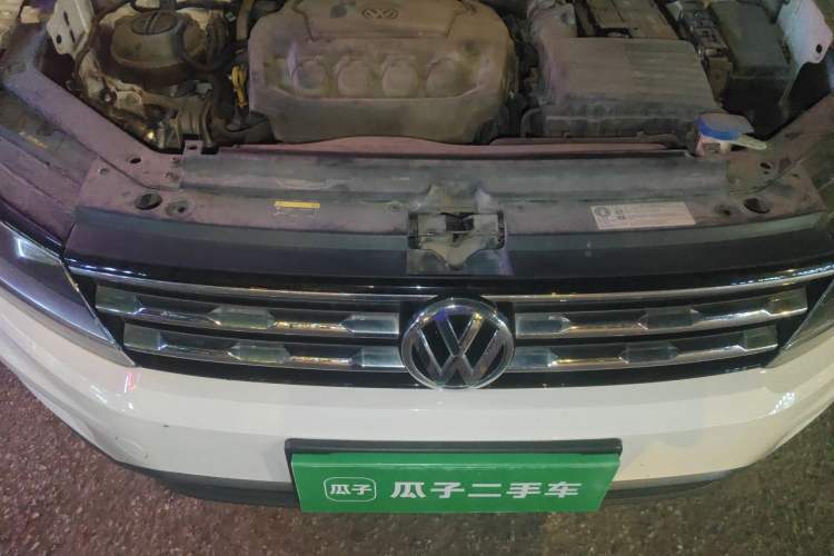 Used Volkswagen Tiguan L 2019 330TSI Automatic Two-Wheel Drive Panoramic Comfort Edition China VI Standard Engine Bay