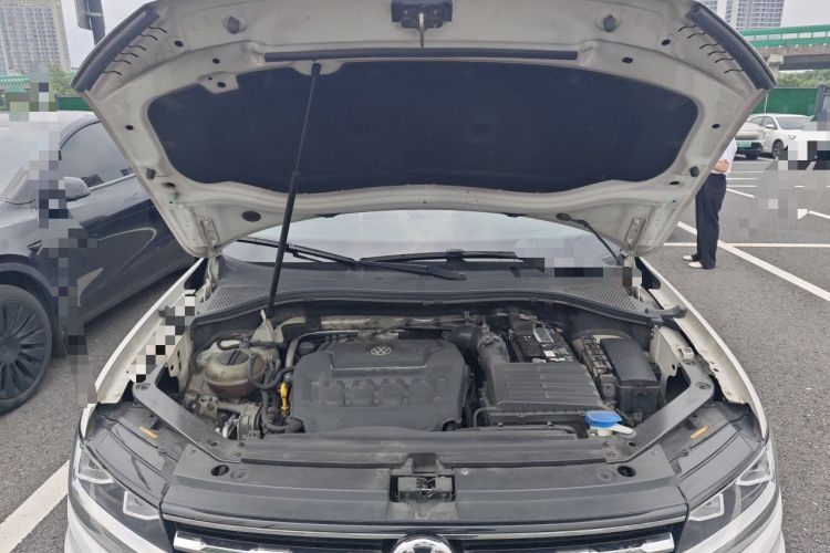 Used Volkswagen Tiguan L 2019 330TSI Automatic Two-Wheel Drive Panoramic Comfort Edition China V Standard Engine Bay