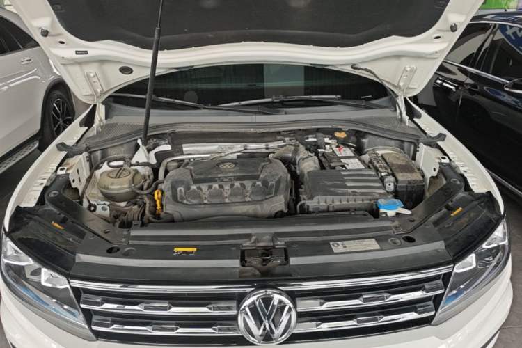 Used Volkswagen Tiguan L 2019 330TSI Automatic Two-Wheel Drive Panoramic Comfort Edition China V Standard Engine Bay