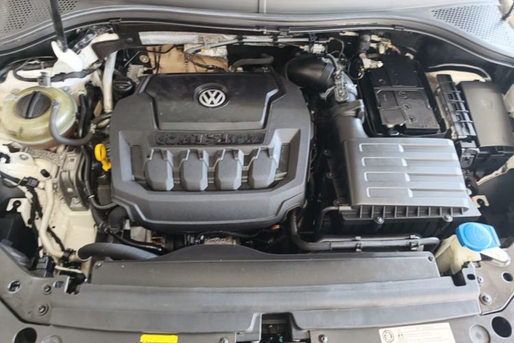 Used Volkswagen Tiguan L 2019 330TSI Automatic Two-Wheel Drive Panoramic Comfort Edition China VI Standard Engine Bay
