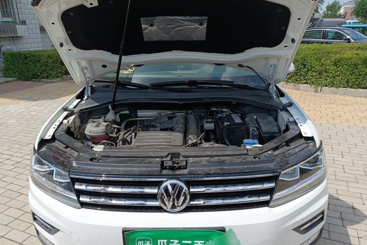 Used Volkswagen Tiguan L 2019 Revised Version 280TSI Automatic Two-Wheel Drive Panoramic Comfort Edition China V Standard Engine Bay