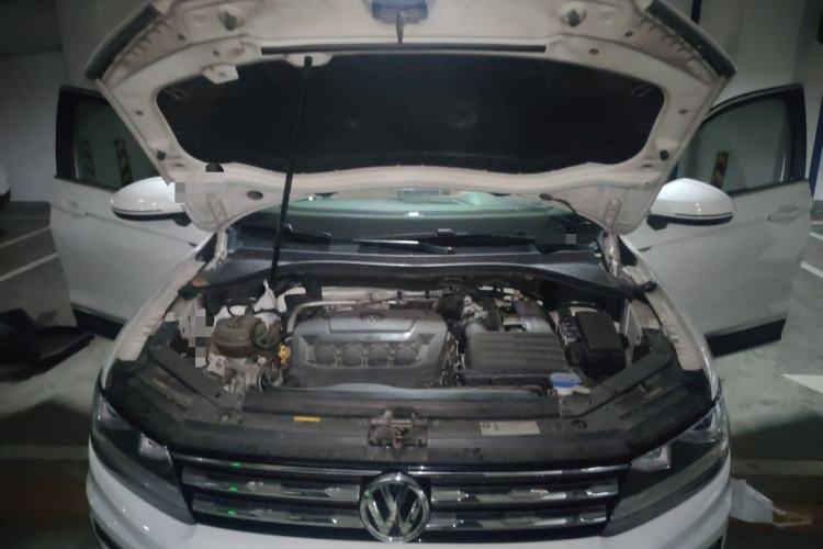 Used Volkswagen Tiguan L 2019 Updated Version 330TSI Automatic Two-Wheel Drive Panoramic Comfort Edition China VI Standard Engine Bay