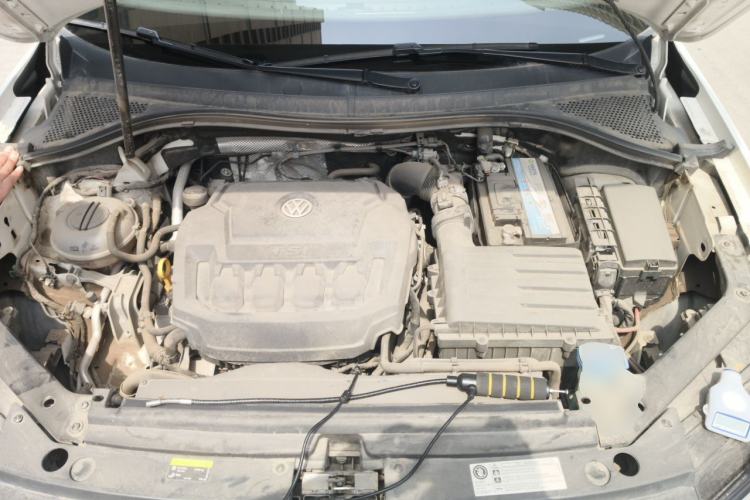 Used Volkswagen Tiguan L 2019 330TSI Automatic Two-Wheel Drive Smart Luxury Version China VI Standard Engine Bay