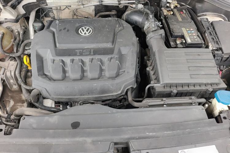 Used Volkswagen Tiguan L 2019 330TSI Automatic Two-Wheel Drive Panoramic Comfort Edition China V Standard Engine Bay