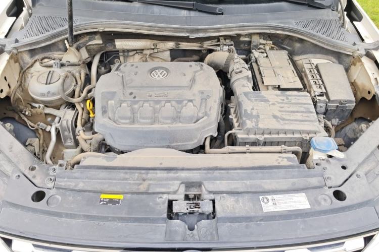 Used Volkswagen Tiguan L 2019 330TSI Automatic Two-Wheel Drive Panoramic Comfort Edition China VI Standard Engine Bay