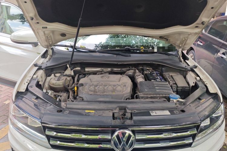 Used Volkswagen Tiguan L 2019 330TSI Automatic Two-Wheel Drive Panoramic Comfort Edition China VI Standard Engine Bay