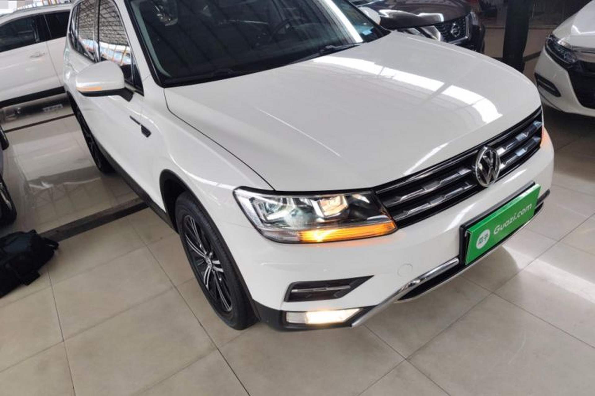 Used Volkswagen Tiguan L 2019 Updated Version 330TSI Automatic Two-Wheel Drive Panoramic Comfort Edition China VI Standard Exterior 1