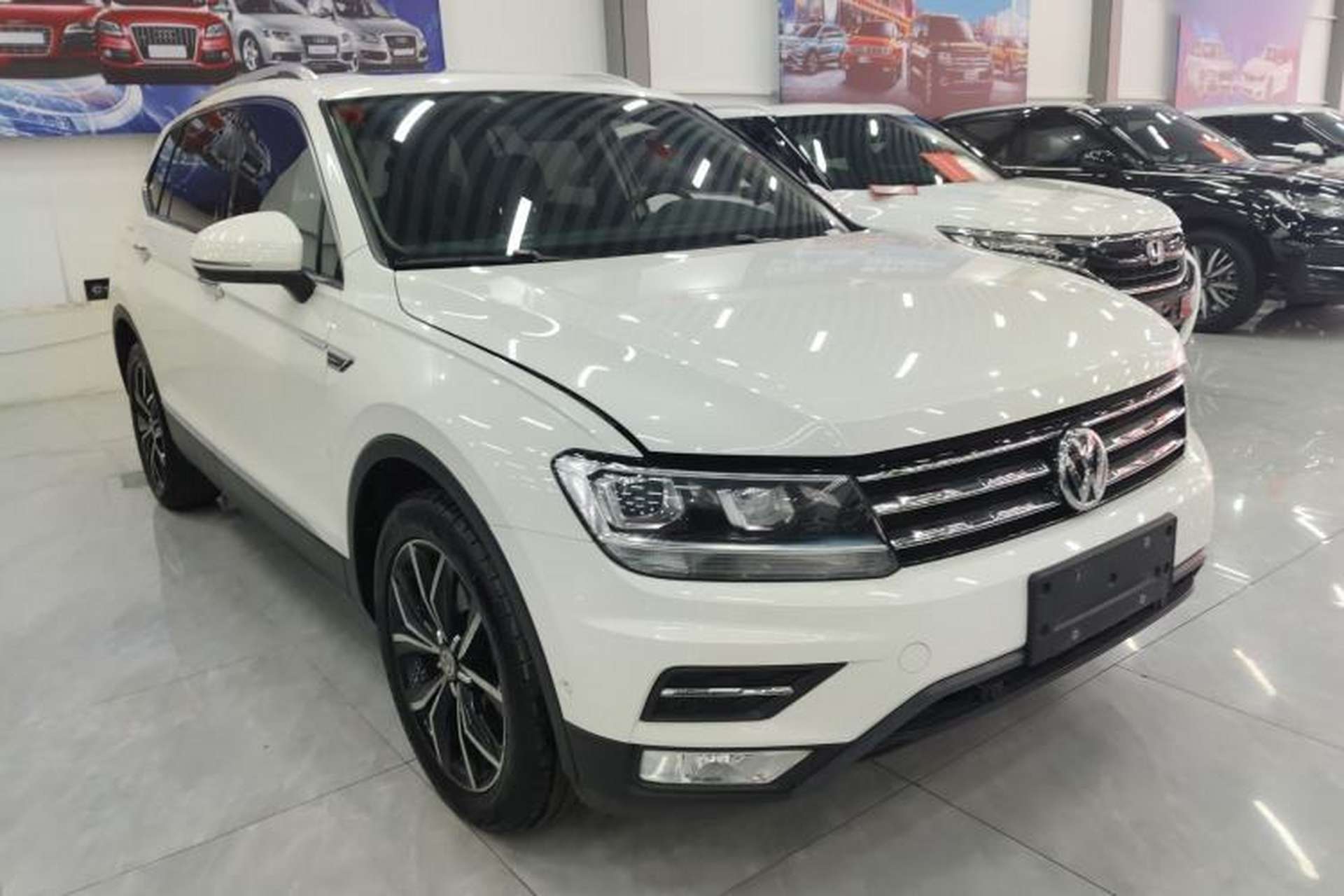 Used Volkswagen Tiguan L 2019 Revised 330TSI Automatic Two-Wheel Drive Smart & Luxury Edition China VI Standard Exterior 1