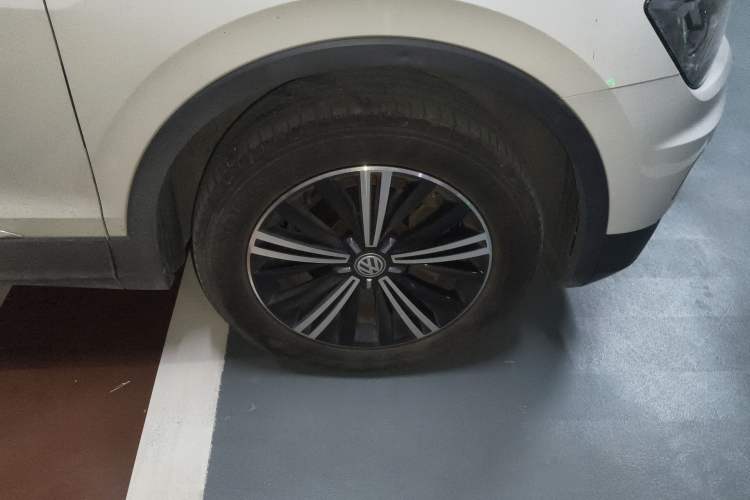 Used Volkswagen Tiguan L 2019 330TSI Automatic Two-Wheel Drive Panoramic Comfort Edition China V Standard Exterior 1