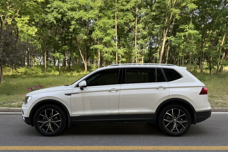 Used Volkswagen Tiguan L 2019 Revised 330TSI Automatic Two-Wheel Drive Smart & Luxury Edition China VI Standard Exterior 2