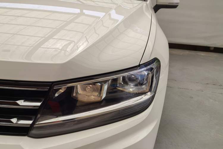 Used Volkswagen Tiguan L 2019 330TSI Automatic Two-Wheel Drive Panoramic Comfort Edition China V Standard Exterior 2