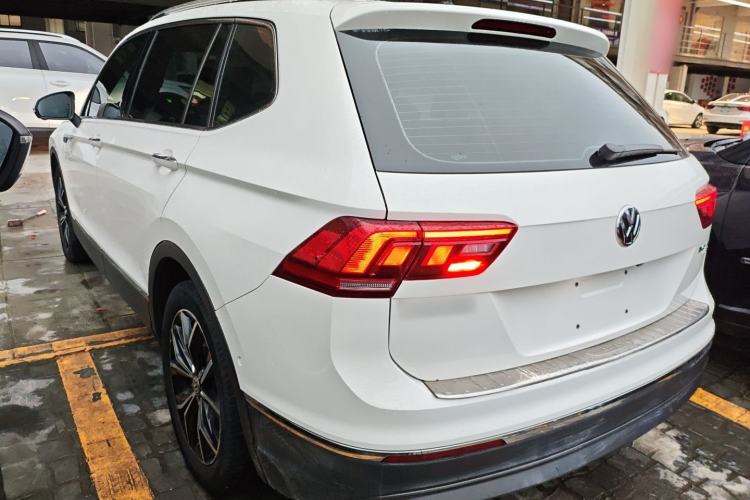 Used Volkswagen Tiguan L 2019 330TSI Automatic Two-Wheel Drive Smart Luxury Version China V Emission Standard Exterior 2