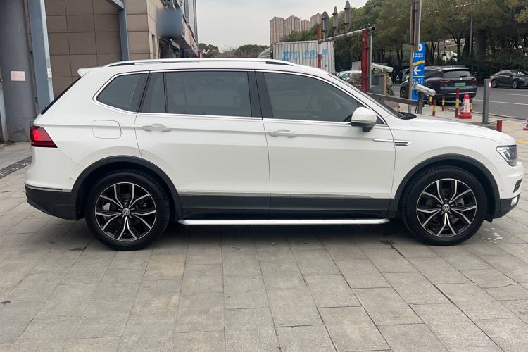 Used Volkswagen Tiguan L 2019 330TSI Automatic Two-Wheel Drive Smart Luxury Version China V Emission Standard Exterior 2