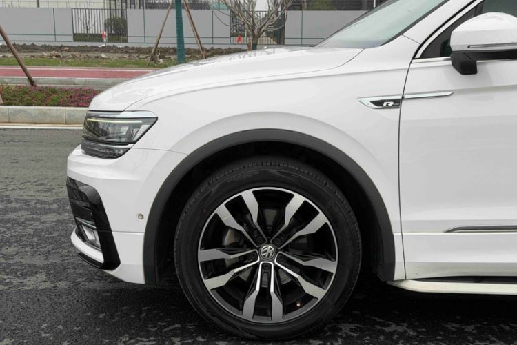Used Volkswagen Tiguan L 2019 330TSI Automatic Two-Wheel Drive R-Line Flagship Edition China V Standard Exterior 3