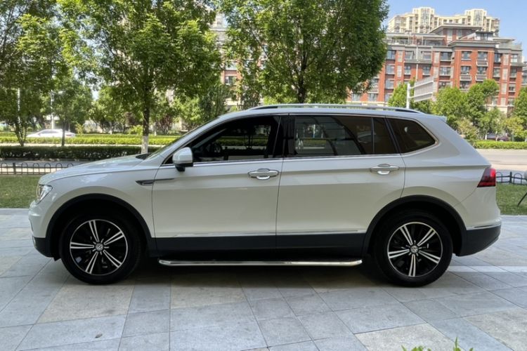 Used Volkswagen Tiguan L 2019 330TSI Automatic Two-Wheel Drive Panoramic Comfort Edition China VI Standard Exterior 3