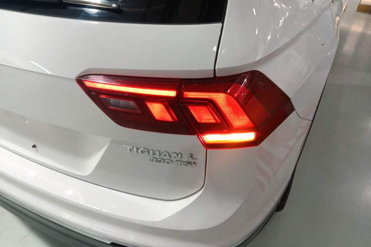 Used Volkswagen Tiguan L 2019 Updated Version 330TSI Automatic Two-Wheel Drive Panoramic Comfort Edition China VI Standard Exterior 3