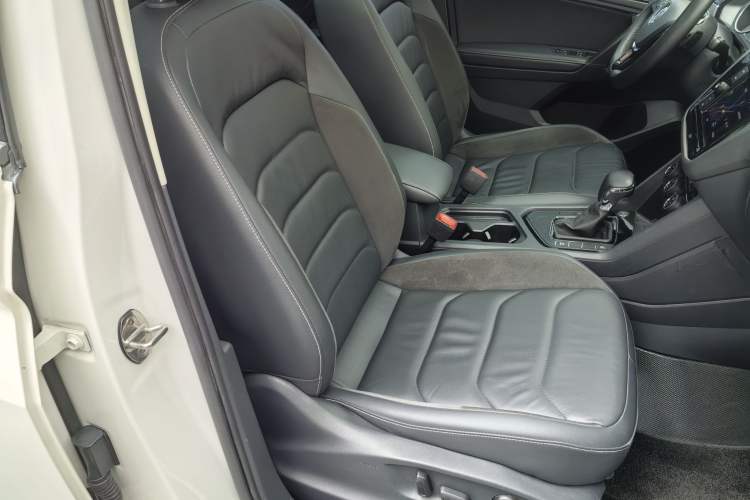 Used Volkswagen Tiguan L 2019 330TSI Automatic Two-Wheel Drive Panoramic Comfort Edition China V Standard Exterior 4