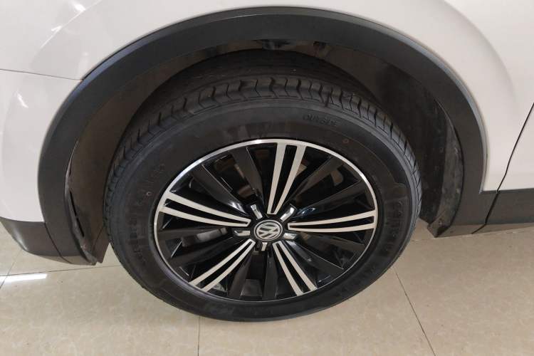 Used Volkswagen Tiguan L 2019 330TSI Automatic Two-Wheel Drive Luxury Edition China VI Standard Exterior 4