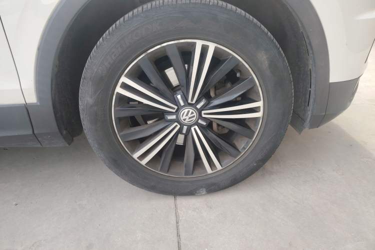 Used Volkswagen Tiguan L 2019 330TSI Automatic Two-Wheel Drive Panoramic Comfort Edition China V Standard Exterior 4