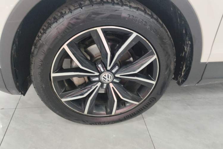 Used Volkswagen Tiguan L 2019 Revised 330TSI Automatic Two-Wheel Drive Smart & Luxury Edition China VI Standard Exterior 4